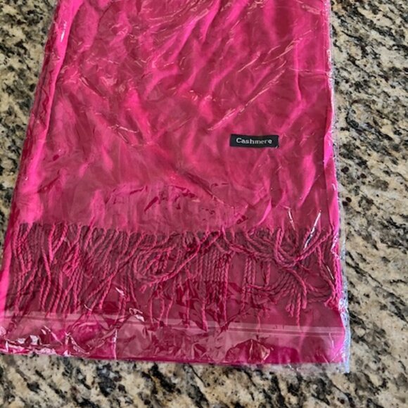 Bean Paste ( Deep Pink) colored cashmere pashmina shawl - Picture 6 of 6